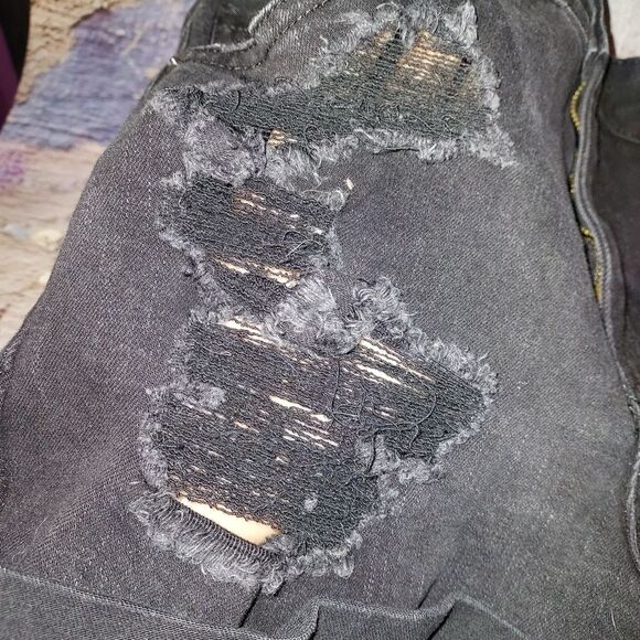 Aeropostale Black Jean Shorts with Distressed Design - Picture 10 of 11